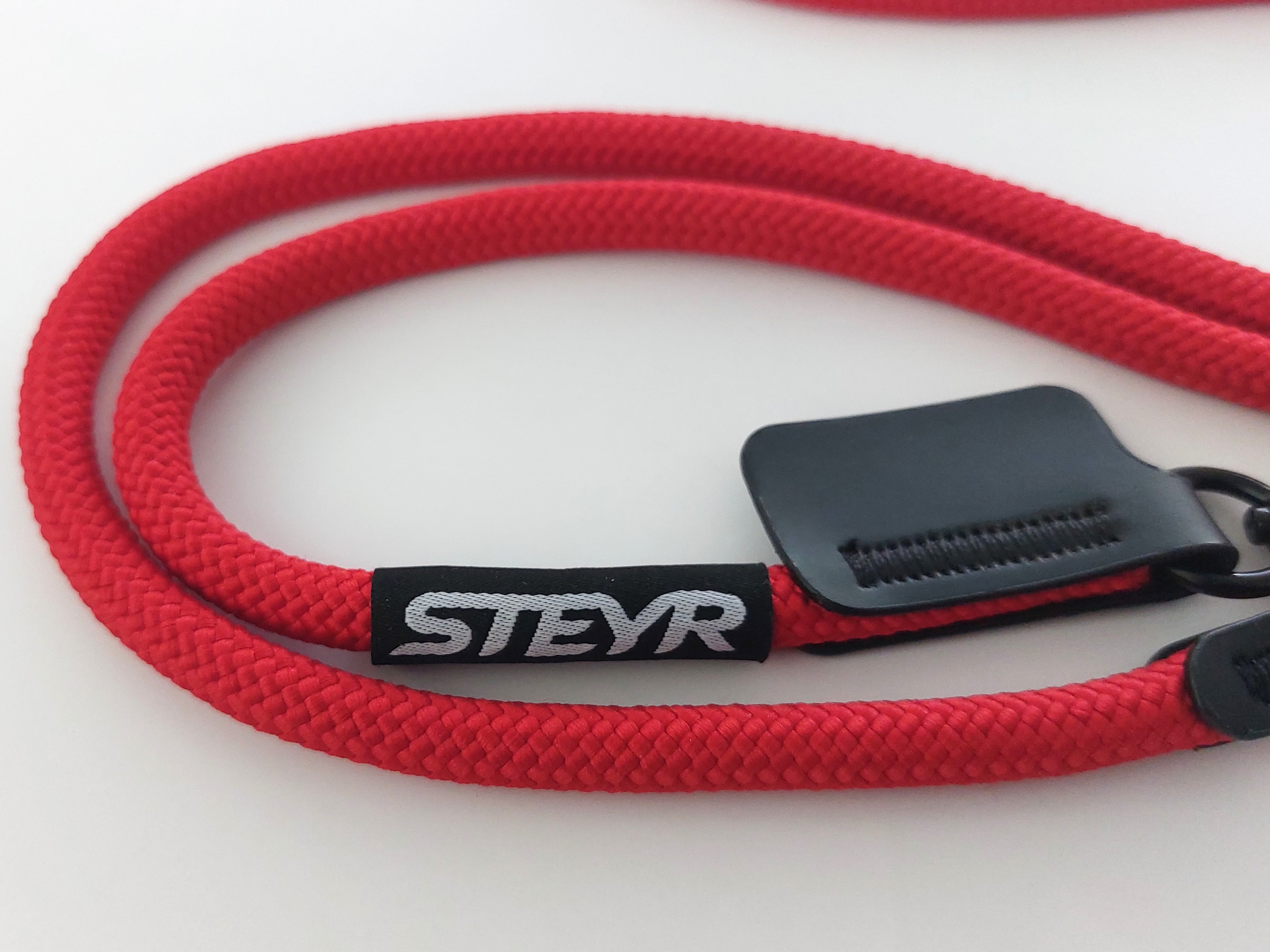 Šňůrka na krk k telefonu s logem STEYR