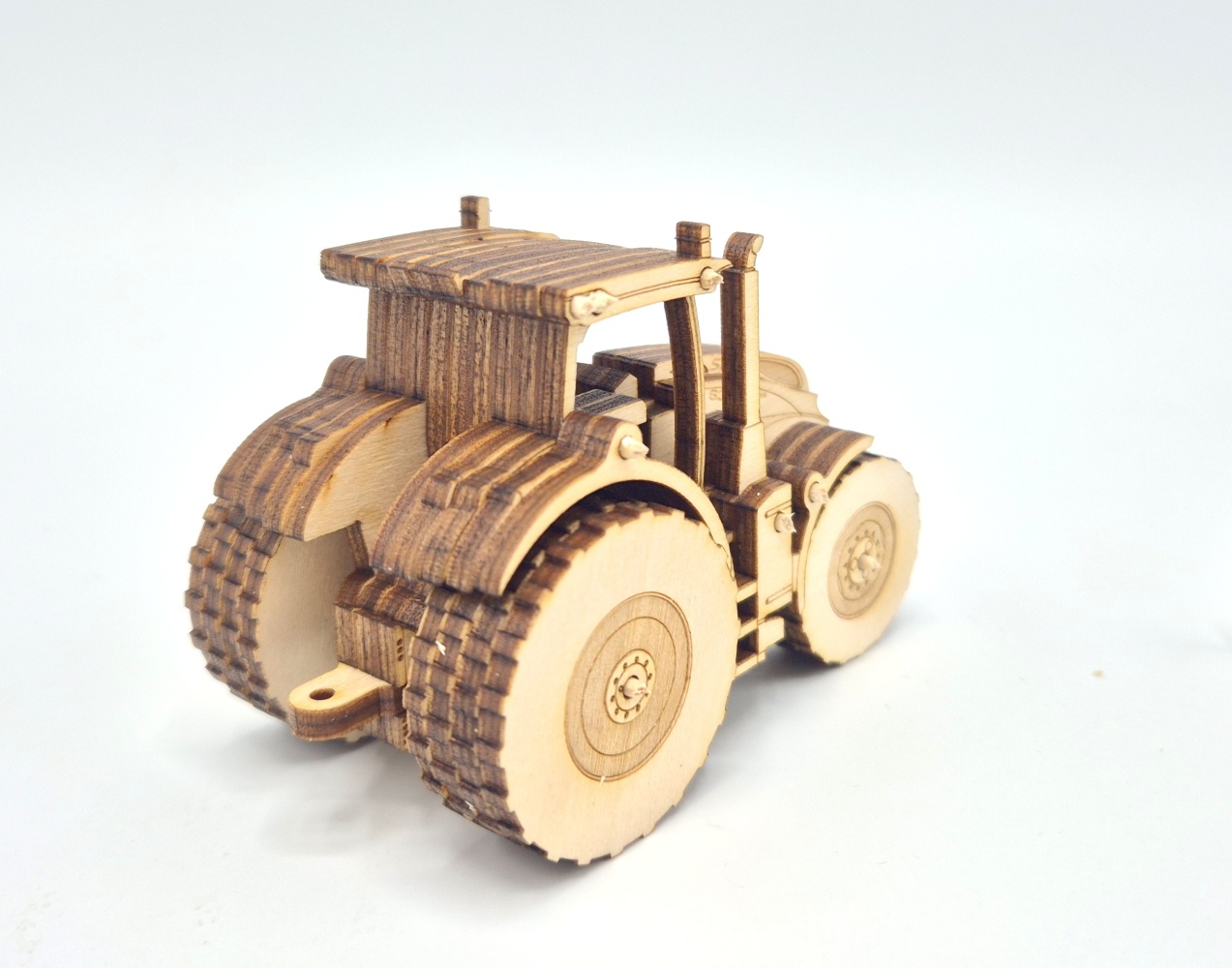 Dřevěný model STEYR TERRUS 6340 CVT