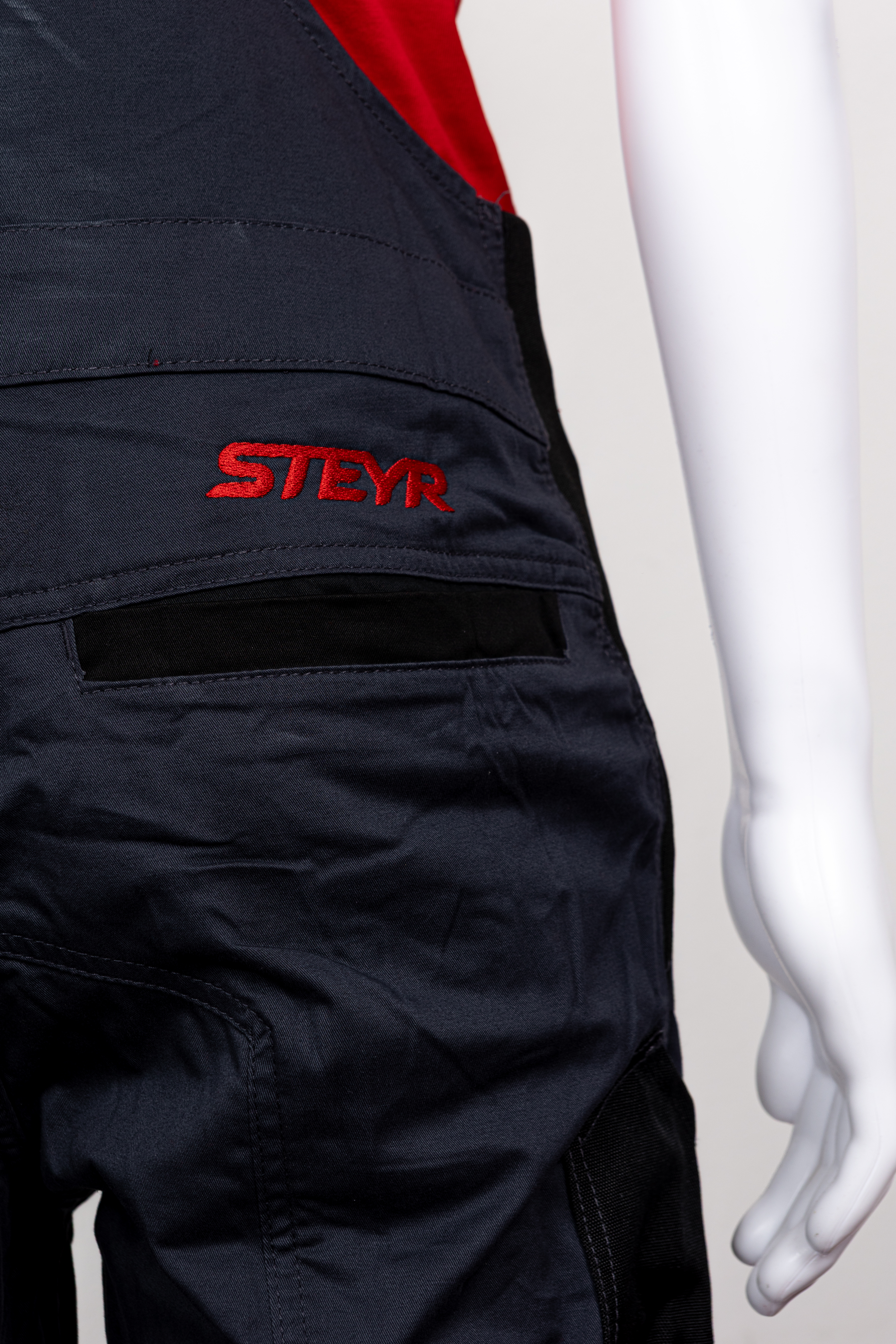 Pracovní kalhoty STEYR s laclem