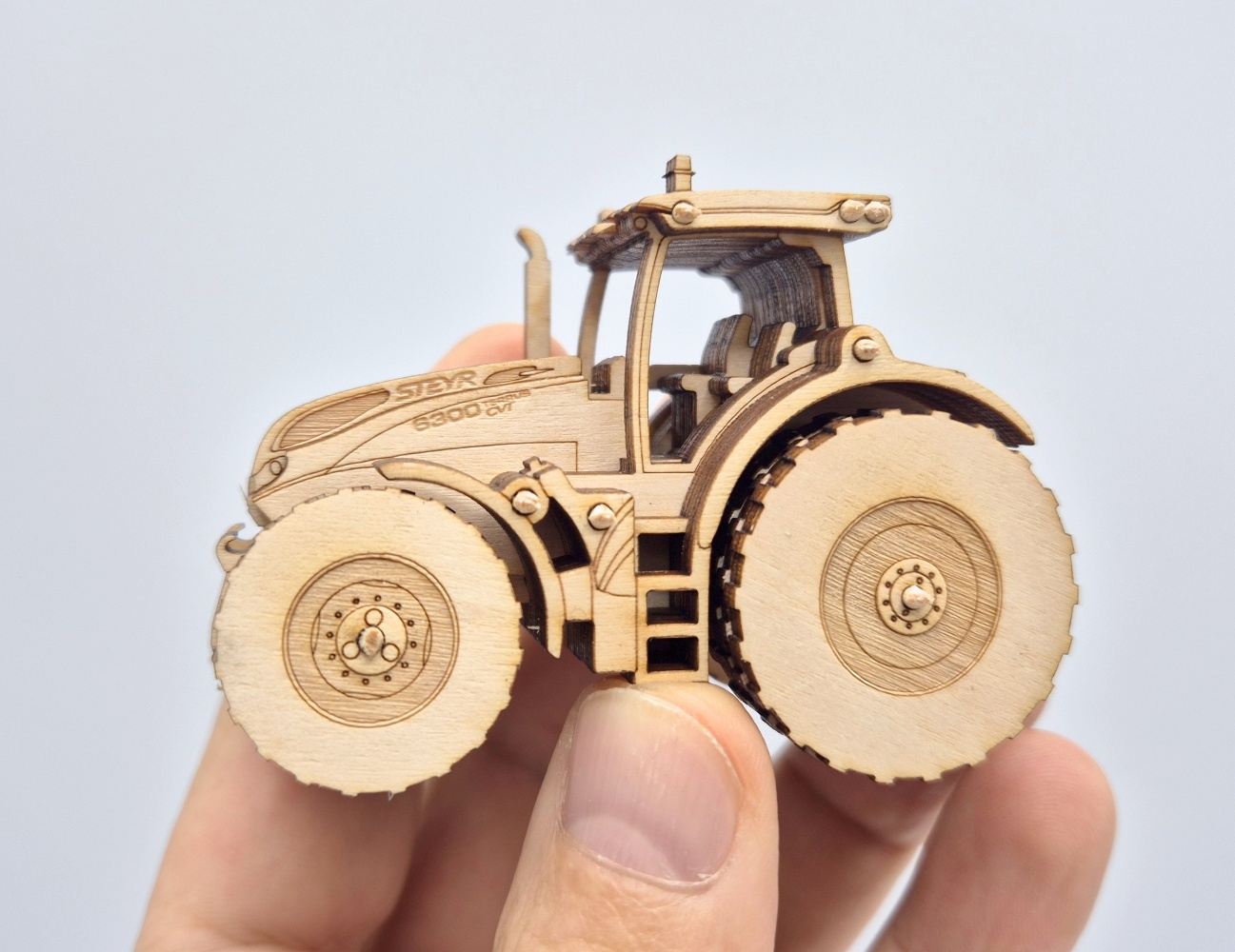 Dřevěný model STEYR TERRUS 6340 CVT