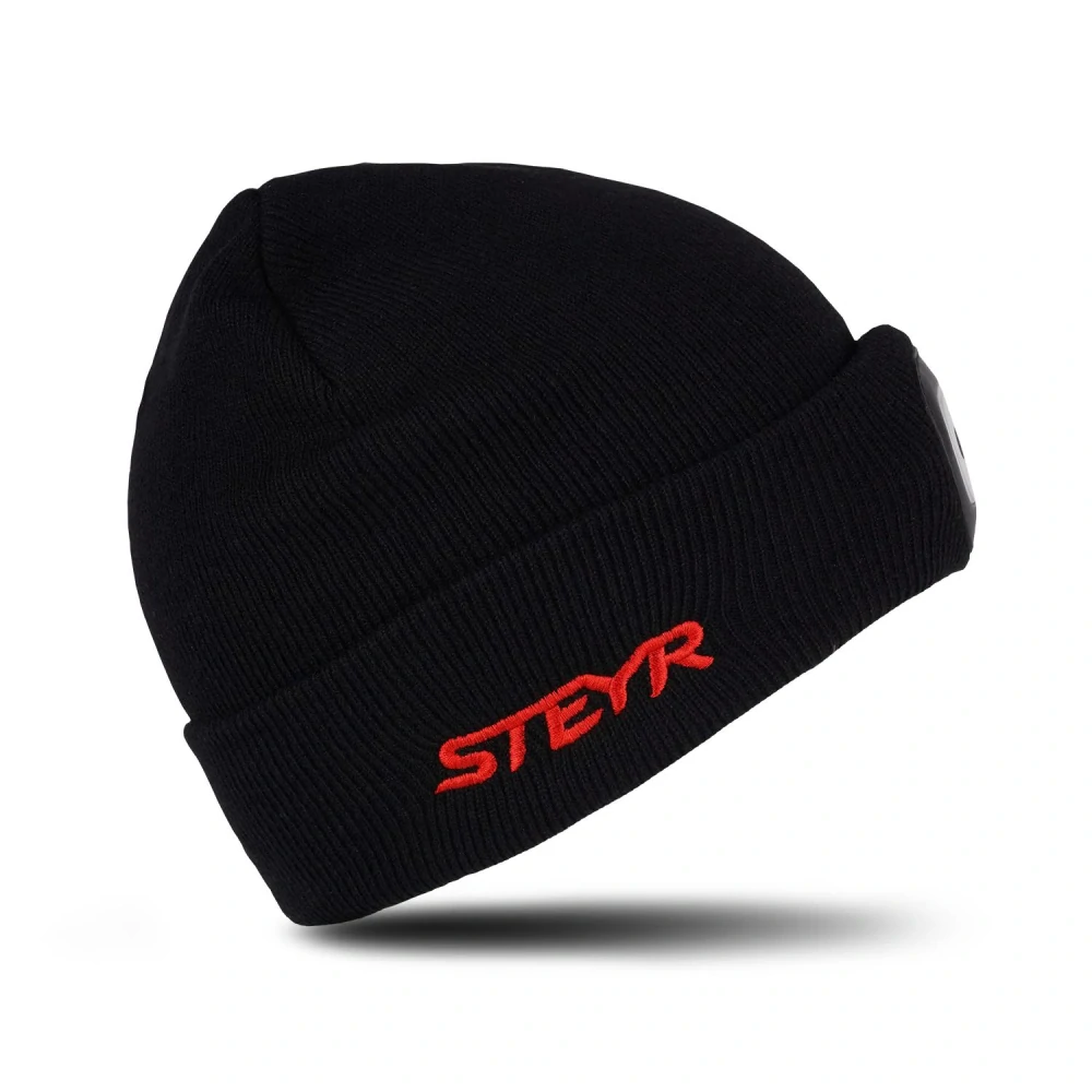 Černá čepice STEYR s čelovkou